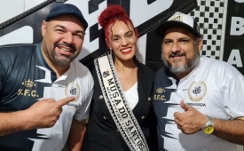 Sandra Gonçalves é aclamada musa da Embaixada do Santos F.C. em Cubatão