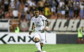 Paulinho decide e garante vitória do Corinthians no Paulista