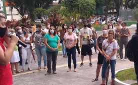 Servidores realizam manifesto no Paço de Cubatão por reajuste salarial