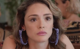 Manuzita e João se reencontram e rola clima entre eles