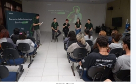 Estudantes da rede pública de Cubatão (SP) participam de encontro de profissões promovido pela Unipar