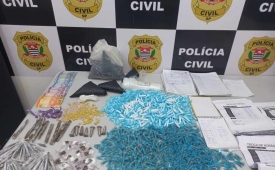 Polícia identifica centro de distribuição de drogas e prende suspeito em SV