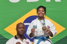 Luiza Alves, de 15 anos, também conquistou seu primeiro ouro no CBK (Campeonato Brasileiro de Karate)