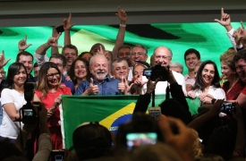 Em primeiro discurso, Lula diz que combate à miséria é sua missão