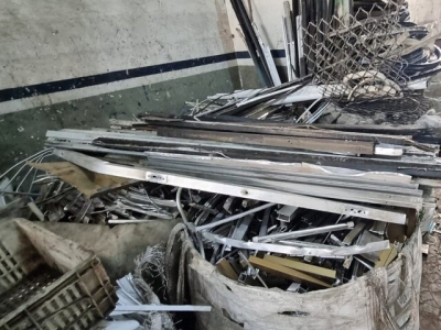 Polícia Civil apreende 10 toneladas de material de origem criminosa em ferro velho de Santos