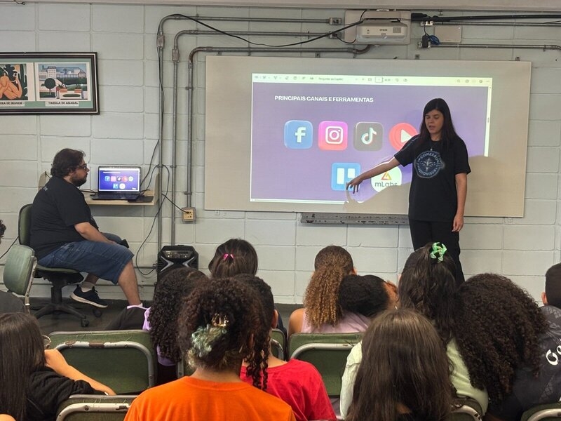 Conexão Audiovisual leva para a Escola Estadual Parque dos Sonhos oficina sobre Mídias Sociais