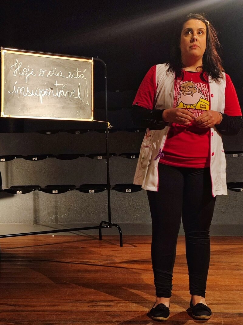 Espetáculo fala sobre a educação brasileira sob o olha de uma atriz-professora cubatense