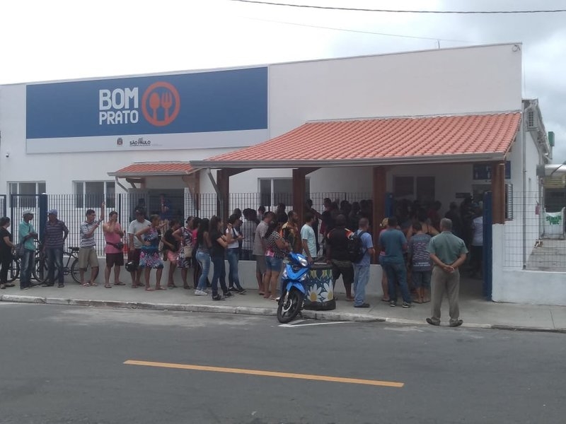 Com seis meses de atraso, restaurante BOM PRATO é inaugurado