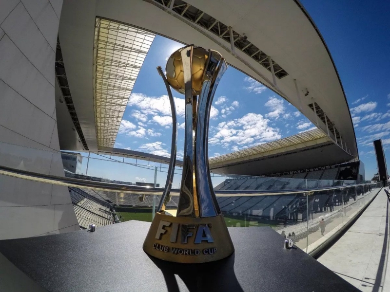 Andrés ironiza penhora de taça do Mundial do Corinthians: 