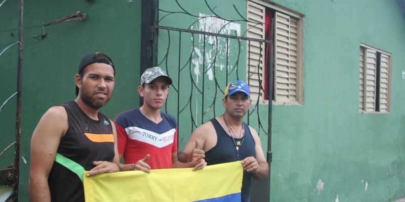 Grupo de venezuelanos refugiados do regime de Maduro vivem e trabalham em Cubatão