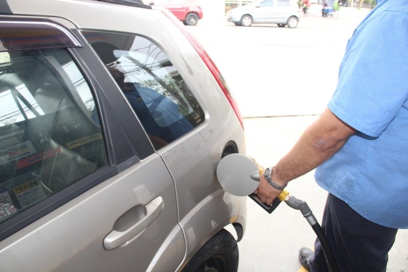 Em Cubatão, encher o tanque fica caro