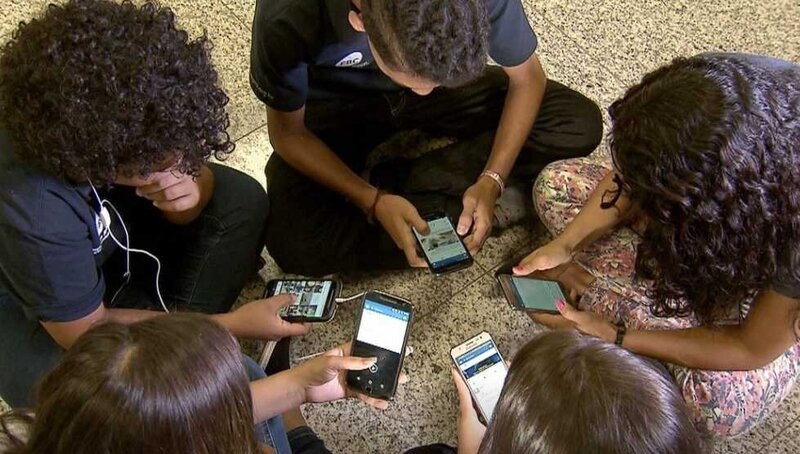 Volta às aulas sem celular: saiba como vai funcionar a nova lei