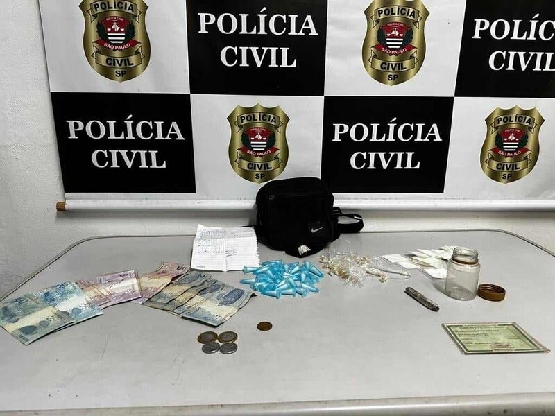 Polícia Civil prende mulher que traficava drogas em Cubatão
