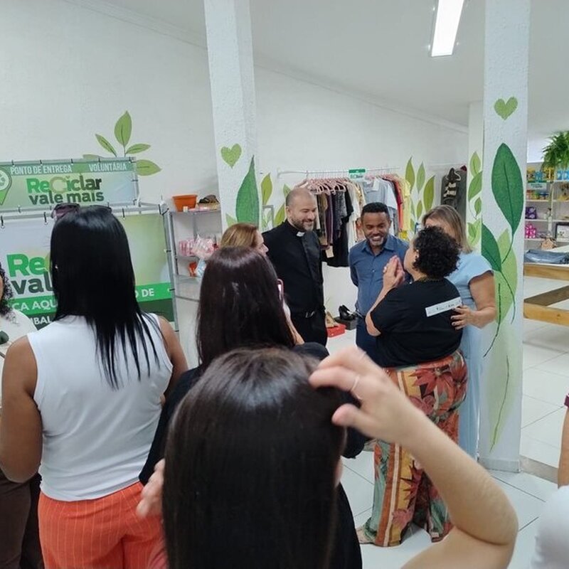 Cubatão inaugura mercado sustentável com moeda de troca