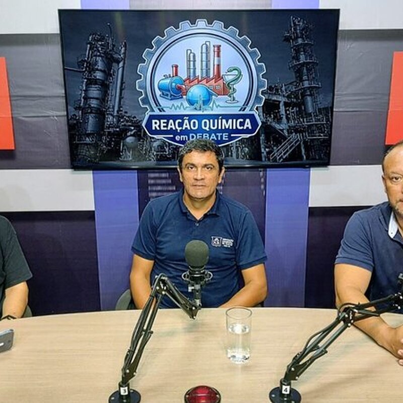 Diretor da Associação Comercial de Santos, economista Adalto Corrêa concede entrevista ao “Reação Química em Debate”