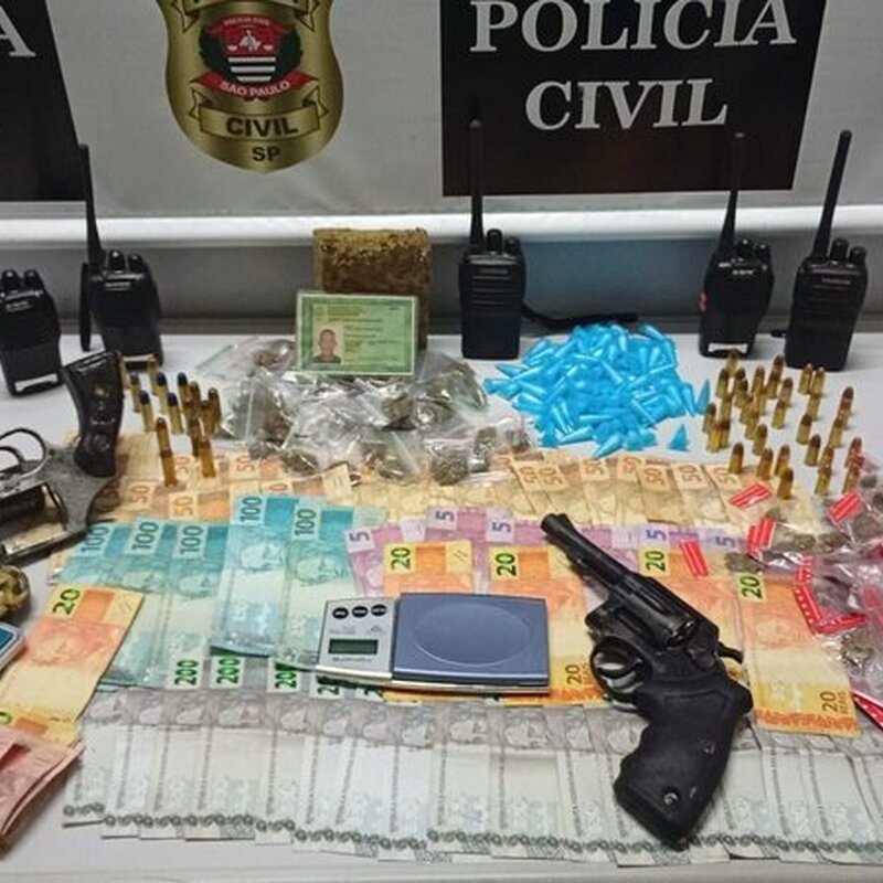 Polícia  prende homem por tráfico e posse ilegal de armas em Cubatão