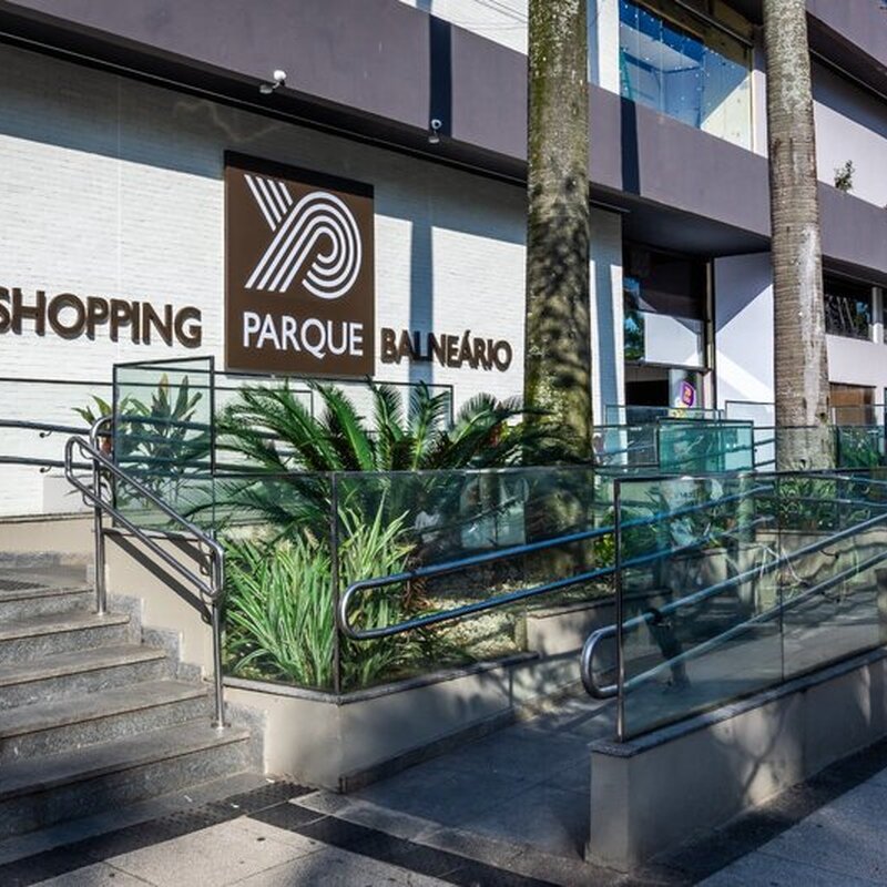 Shopping Parque Balneário entra no clima da Copa com espaço reservado para troca de figurinhas